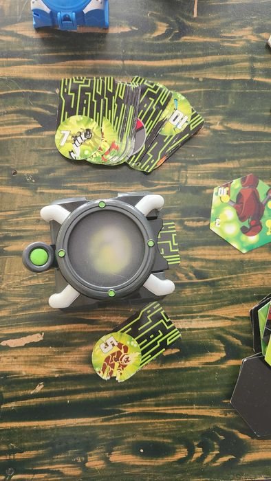 Jogo Ben10 com relógio Omnitrix – usado, sem caixa