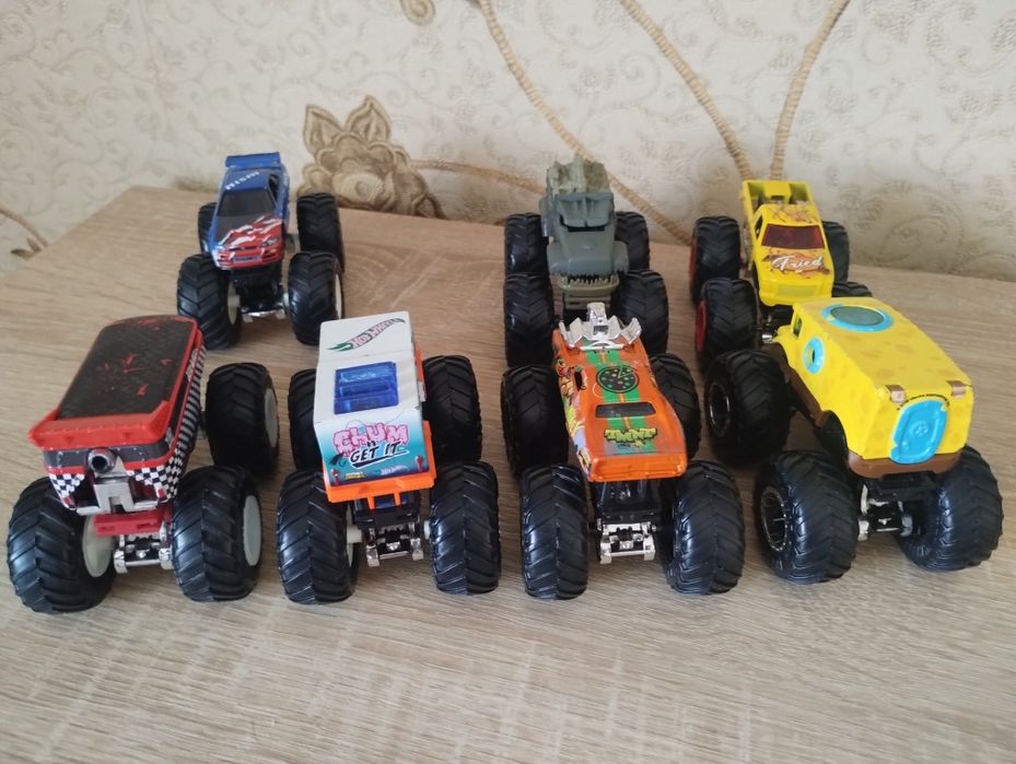 Оригинал, Hot Wheels Monster Trucks, Хот Вилс Монстер Трак,  набор.