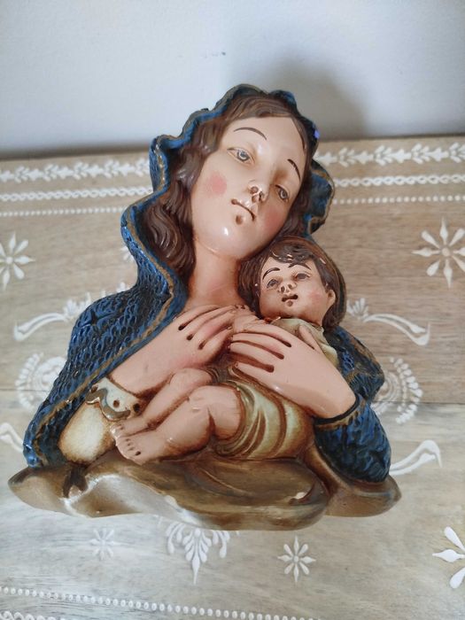 Antiga Escultura em Cerâmica "Virgem Maria e o Menino"