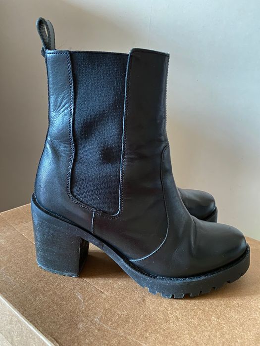 Чоботи сапоги черевики ботинки