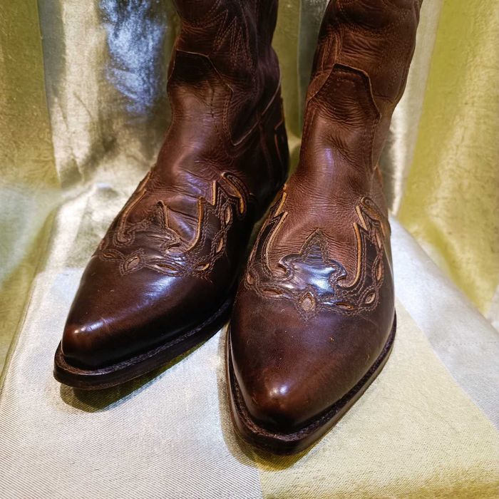 Вінтажні шкіряні чоботи козаки.