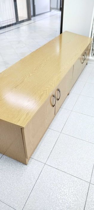 Móvel de Exposição / Aparador de Montra (2,30m) – Design Vintage