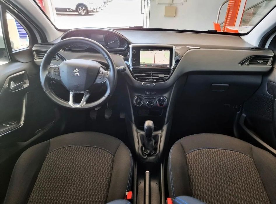 Peugeot 208 ano 2018