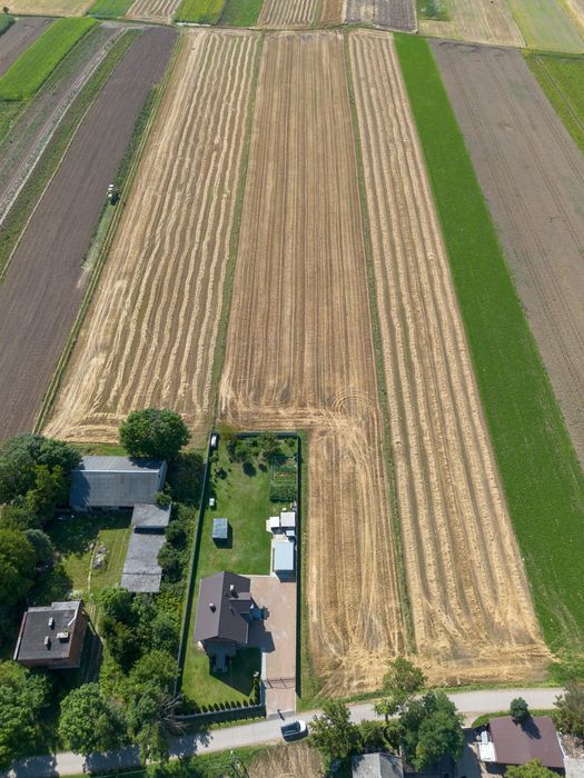 SPRZEDAM działkę budowlaną 20 ar + 1.5 h pole orne Wężerów