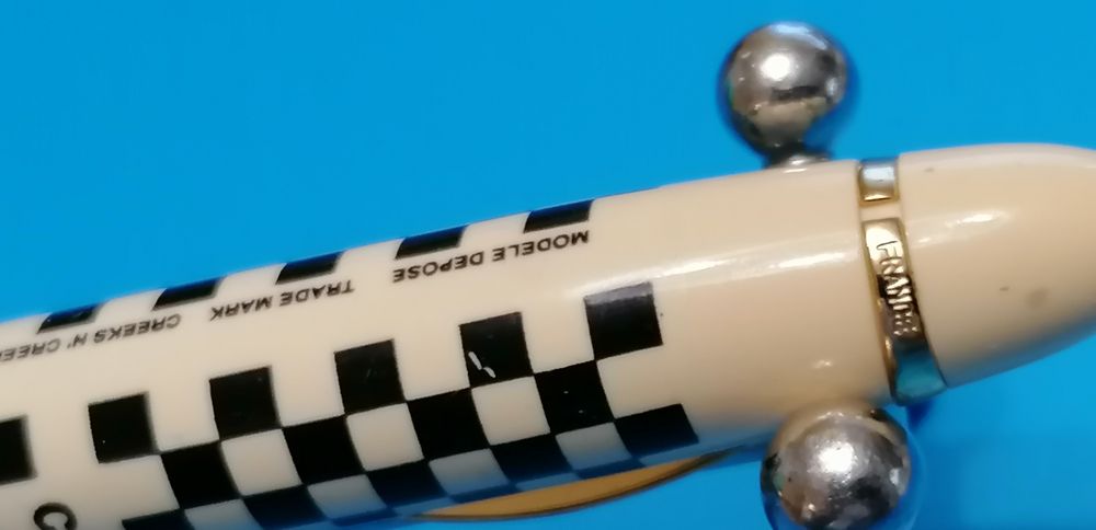 Caneta aparo creeks modèle depose france