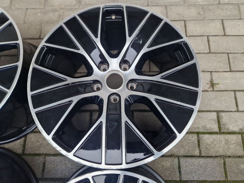 Felgi PORSCHE TAYCAN TURBO 20" 9J3 Porsche Panamera 971 972
