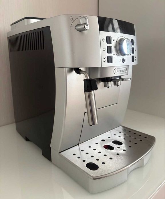 Кавомашина DeLonghi ECAM 22.110 SB Magnifica S б/в