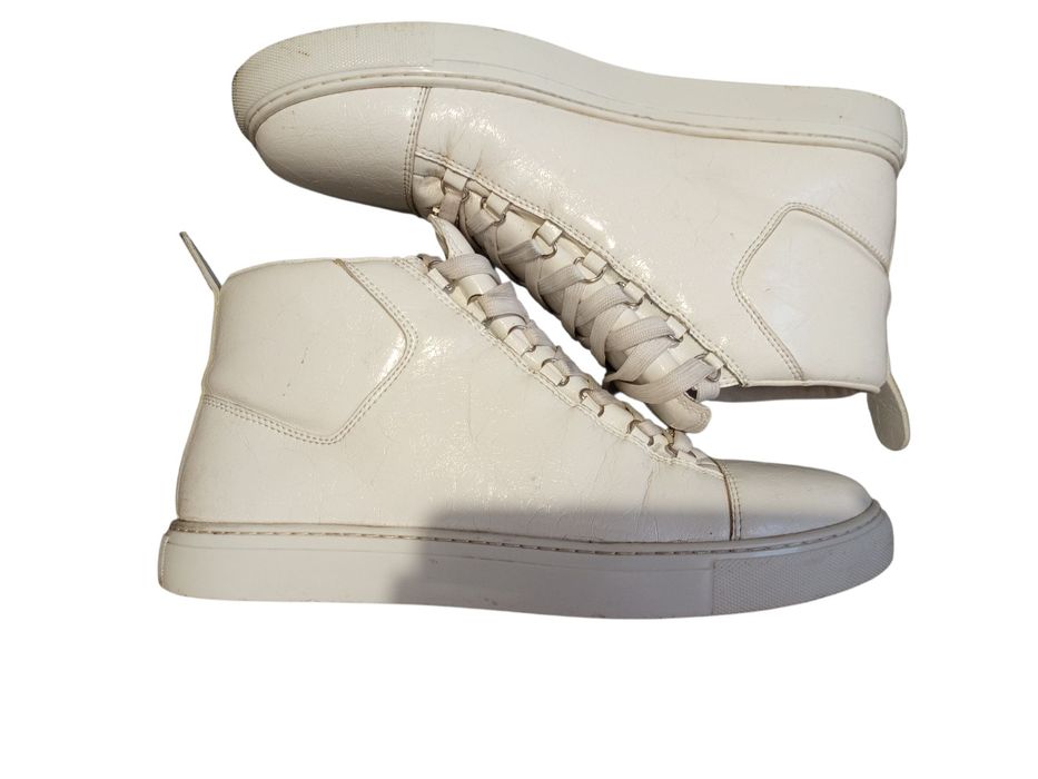 Balenciaga arena