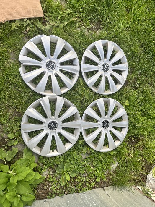 Kołpaki 16 cali Audi cztery sztuki, logo, zestaw, komplet