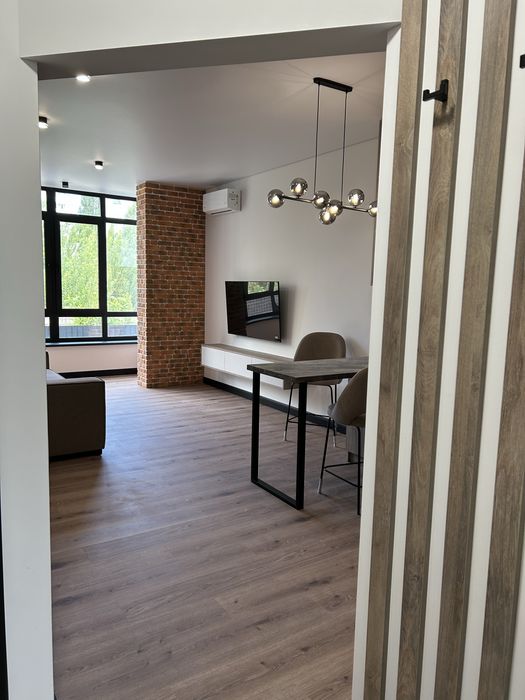 Преміальна 1-кімнатна квартира 56 м² у КБ «Атмосфера» – ремонт, меблі, техніка.