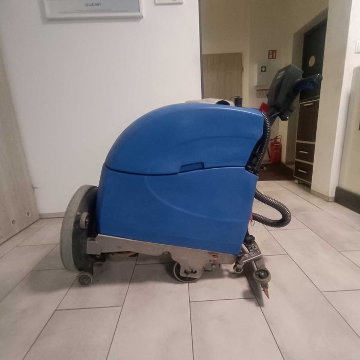 Szorowarka /maszyna czyszcząca Numatik TTB4045