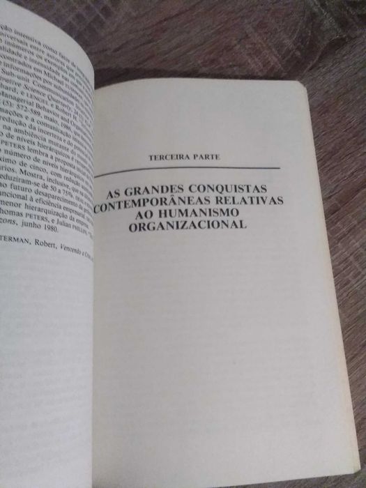 A Ciência e a arte de ser dirigente de Paulo Roberto Motta