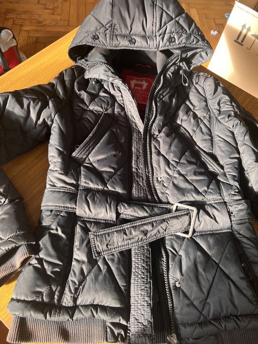 Подарую теплу куртку