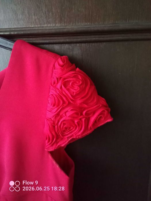 Elegancka czerwona sukienka 40