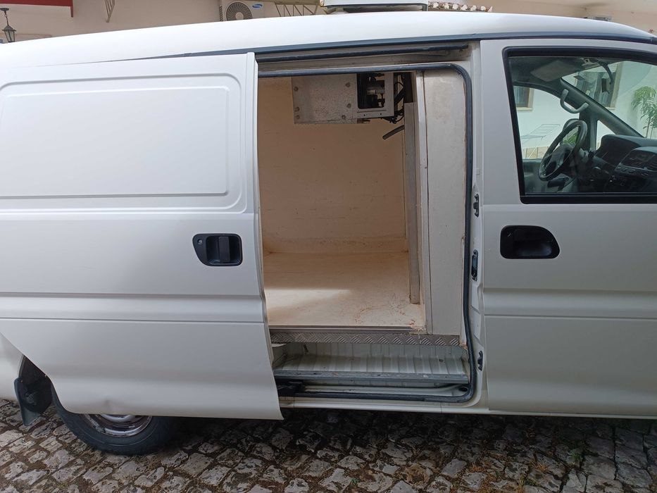 Mitsubishi L400 com motor de frio 1 dono