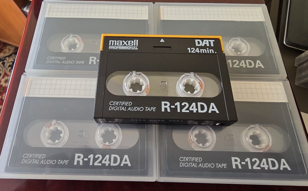 Pakiet 10 sztuk kaset DAT Maxell 124min