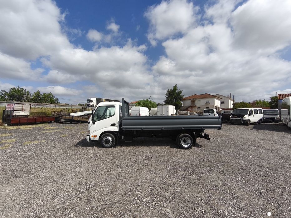 Toyota  Dyna 3.0