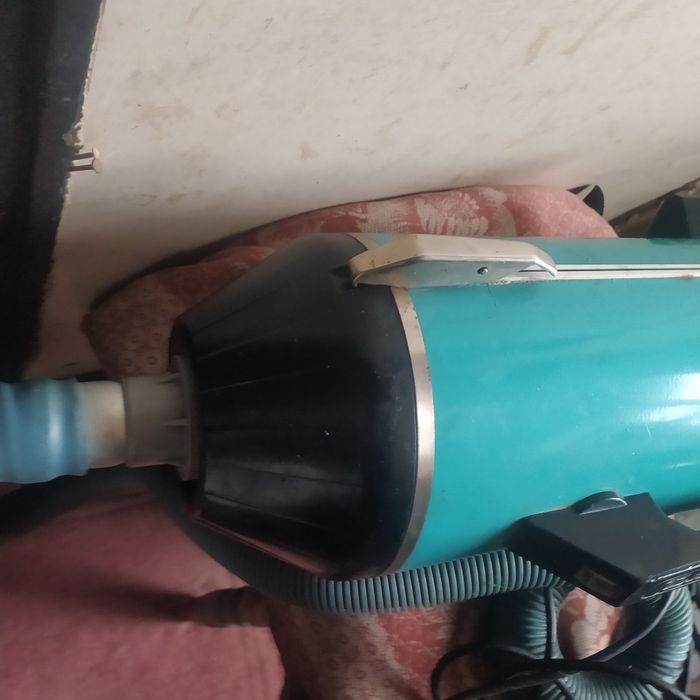 Пылесос Ракета рабочий