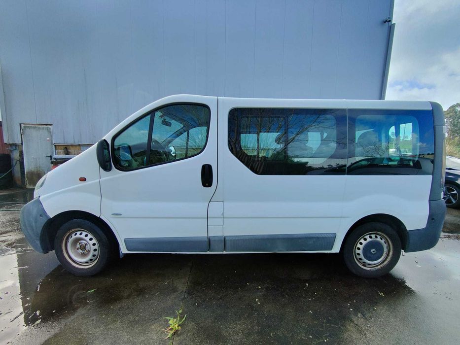 Opel Vivaro 9 lugares