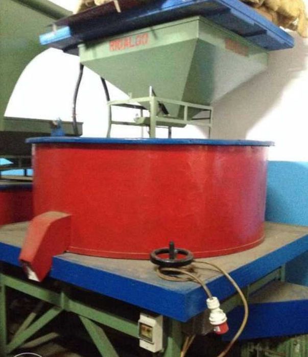 Moinho de moer cereais com motor elétrico - Rigálgo