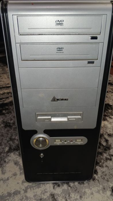 Компьютер ПК сірий