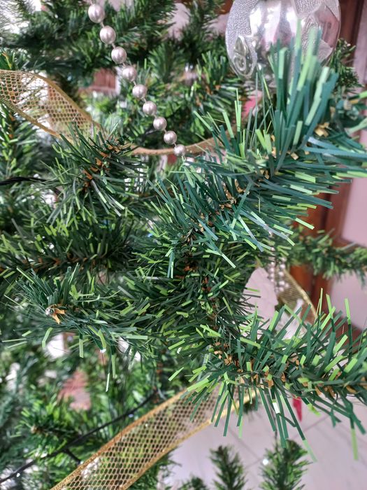 Штучна ялинка 2.60 см, висока