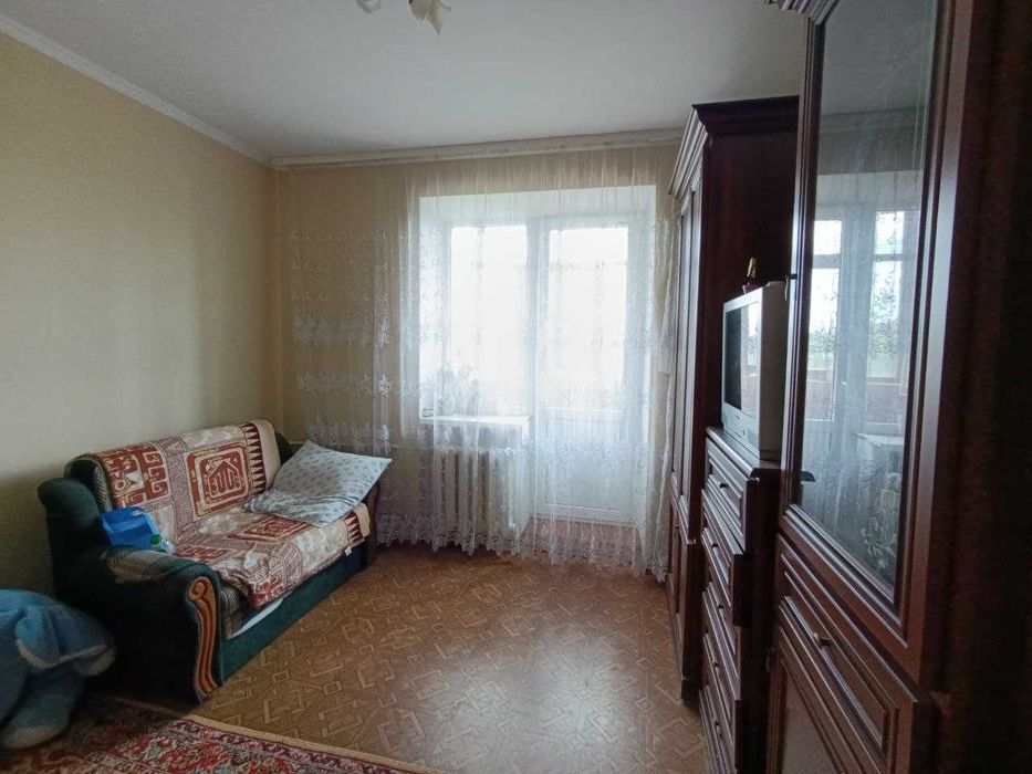 Продам квартиру с ремонтом, мебелью и гаражом в г.Слобожанское