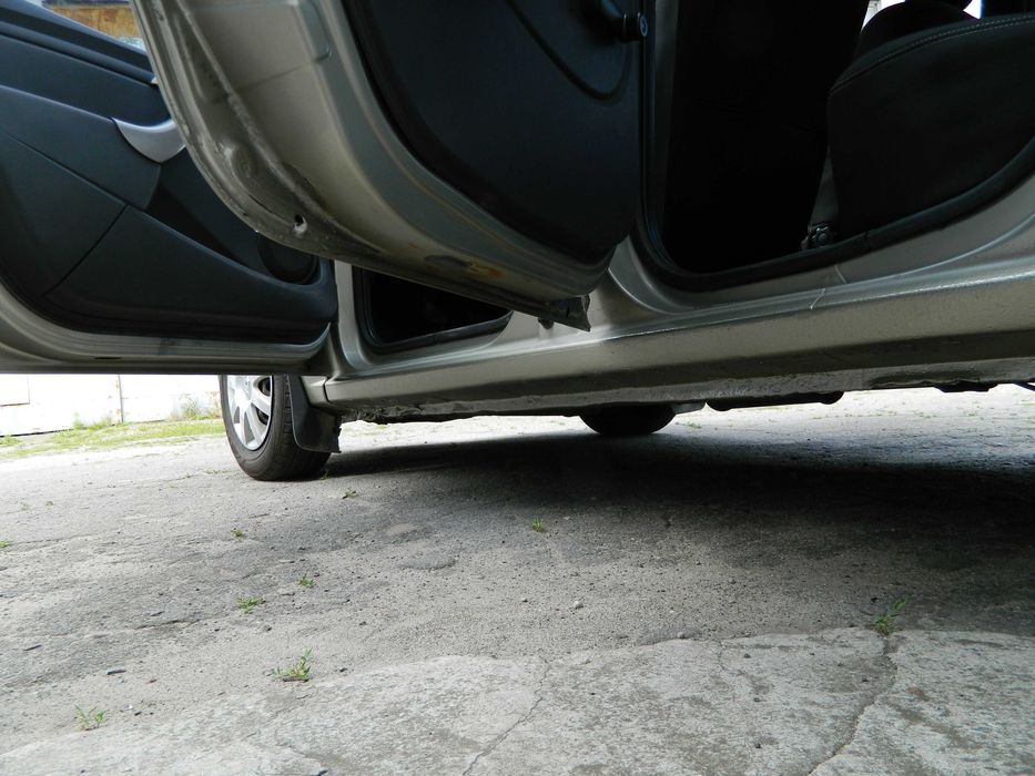 Renault Logan 1,4 2011 г.в. с КОНДИЦИОНЕРОM, ГАЗ/бензин 4-го поколения