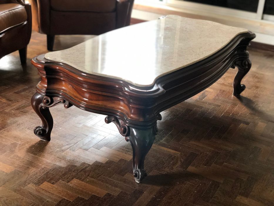 Mesa pequena de centro