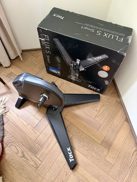 Tacx FLUX S Smart チッチキ 2026 Garmin Tacx® FLUX S Smart Trainer
