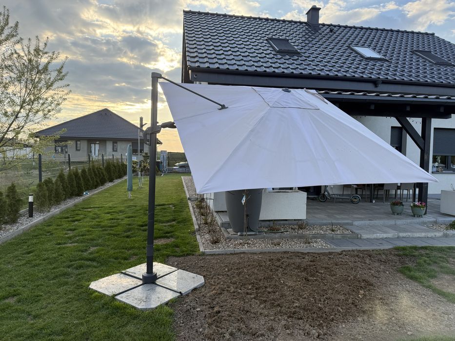 Sprzedam parasol + 4 płyty granitowe