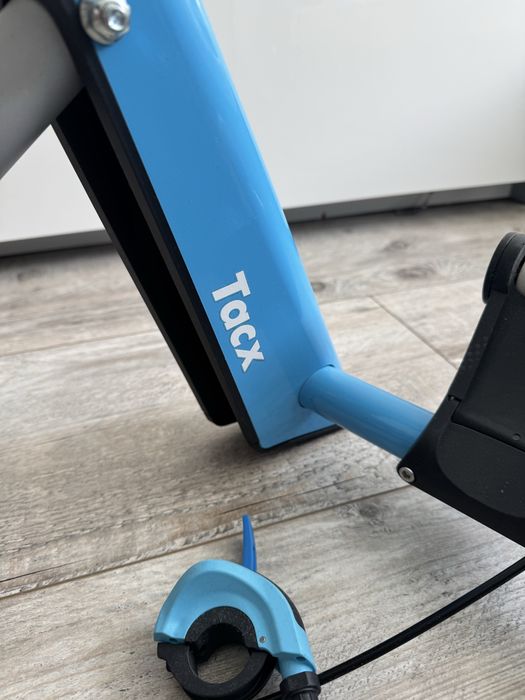 Trenażer rolkowy TacX