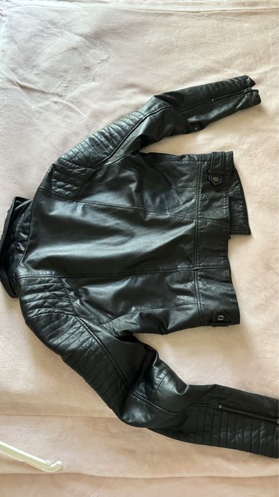 Куртка шкіряна жіноча