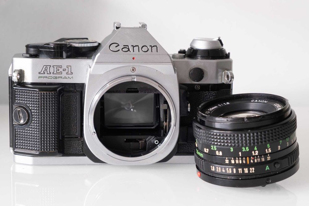 Câmara Fotog. Analógica - Canon AE1 Program + Obj. Canon 50MM F1.8