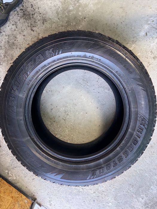 Зимові шини Bridgestone Blizzak 275/60 R18  комплект