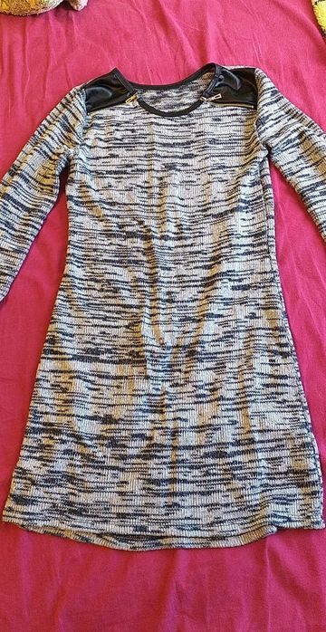 Sukienka sweterkowa 38