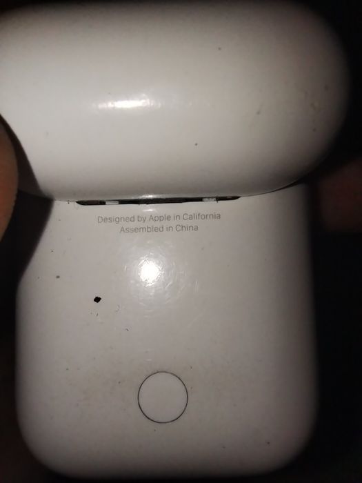 AirPods 1 или  AirPods 2