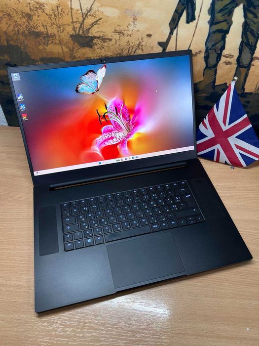 Razer Blade Pro 17.3"IPS FHD 300Hz i7-10875H 16/512Gb RTX 2080Super RGB