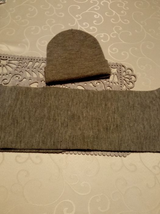 Komplet czapka + komin
