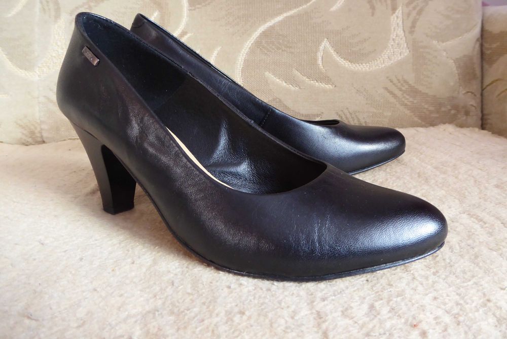 Szpilki czółenka pantofle skórzane czarne LASOCKI rozm. 38,5