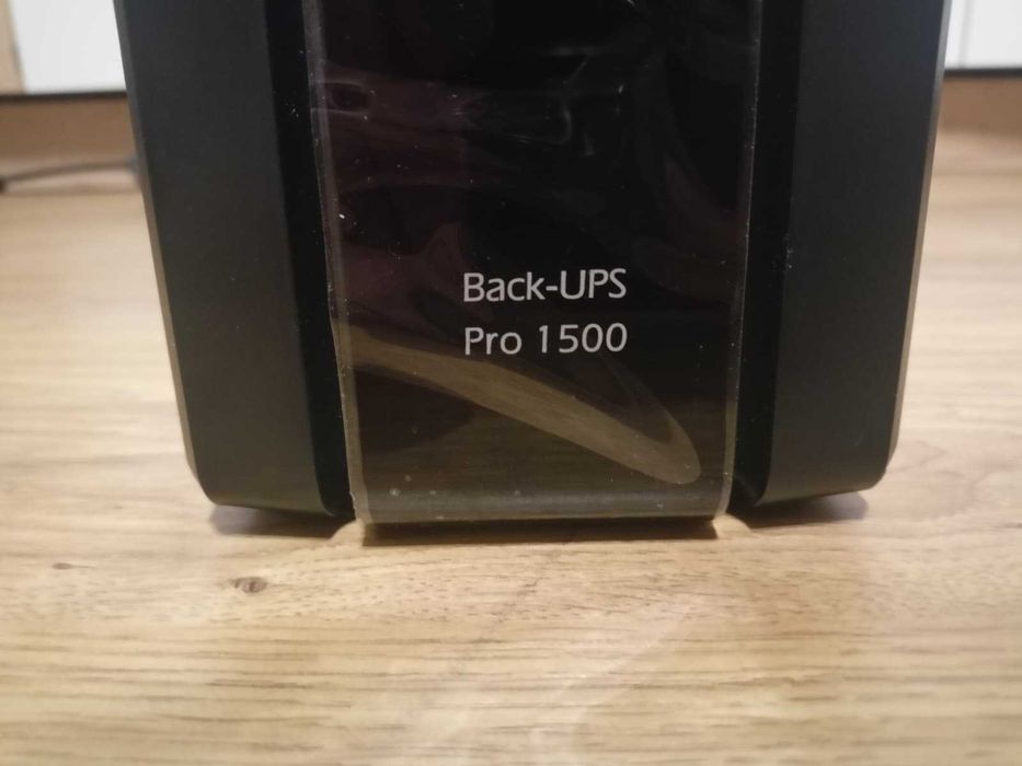 UPS APC Power-Saving Back-UPS Pro1500  1500VA 865W