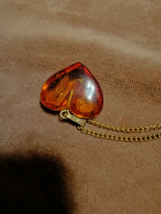 Янтарная подвеска на позолоченной цепочке СССР.