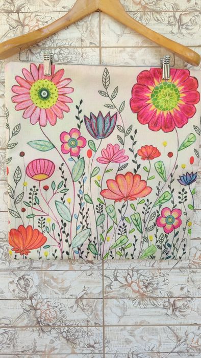 Яскраві декоративні наволочки (інтер'єр, декор)