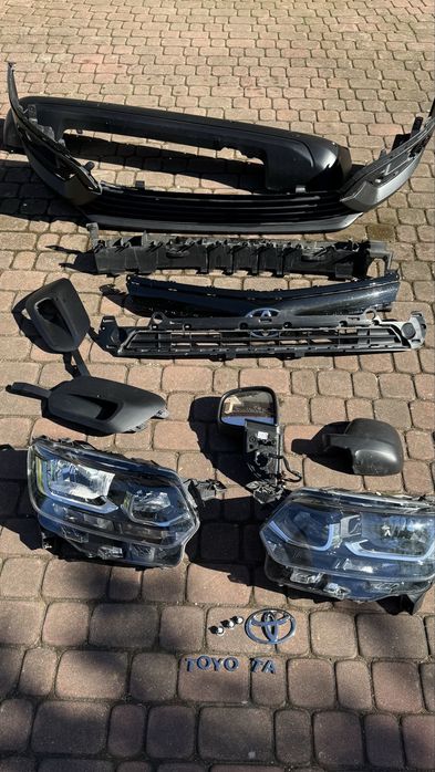 Toyota Proace zderzak przedni i lampy