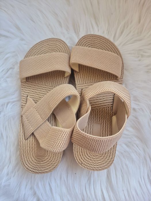 Nowe beżowe sandały na platformie na lato summer shoes 39