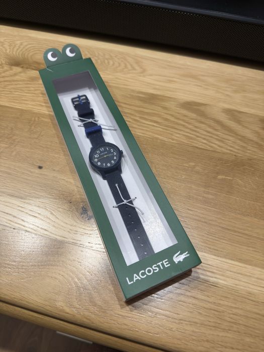 Zegarek dla dziecka Lacoste. Oryginalny