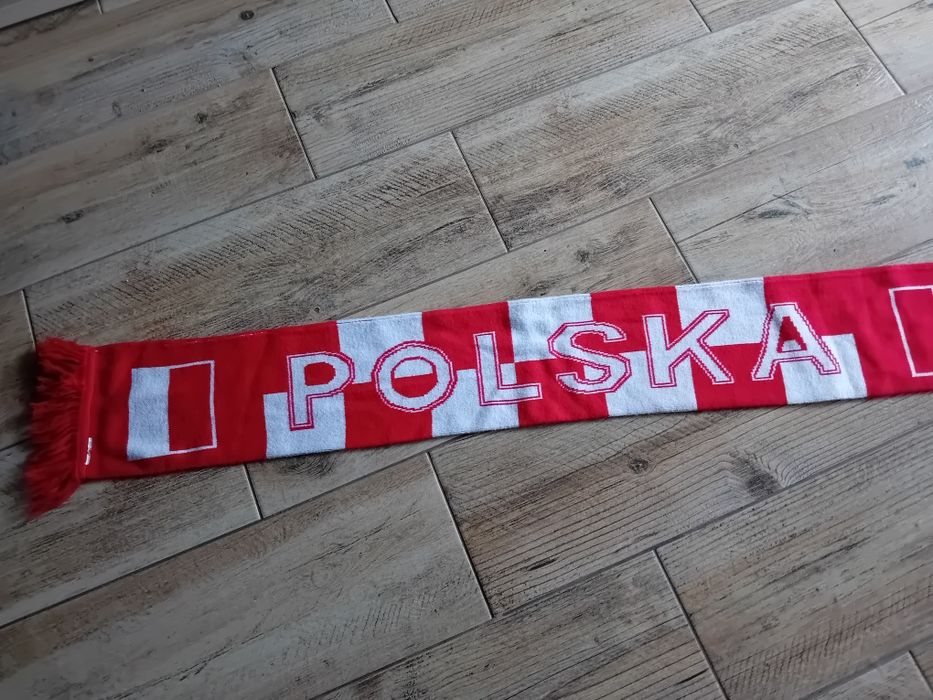 Szalik nowy dla kibica