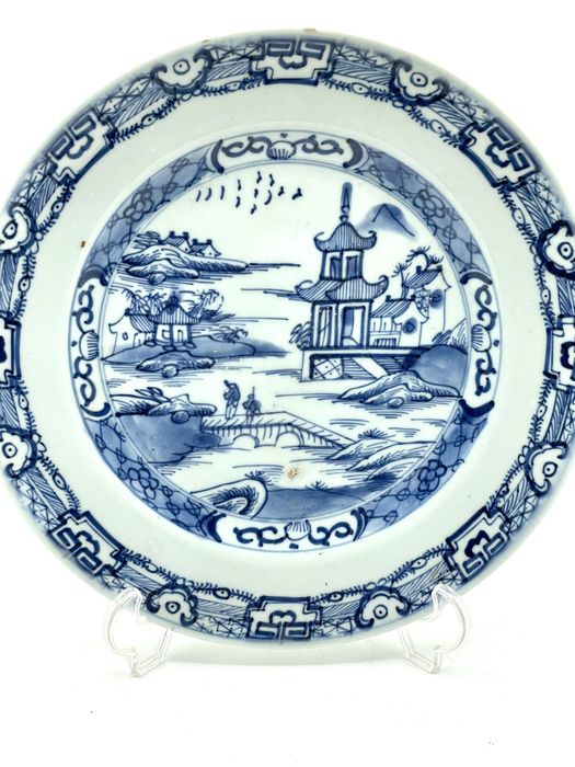 Prato de porcelana chinês azul e branco companhia das indias