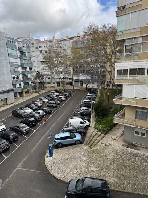 Quarto individual com varanda, Lisboa, Lumiar, para estudante