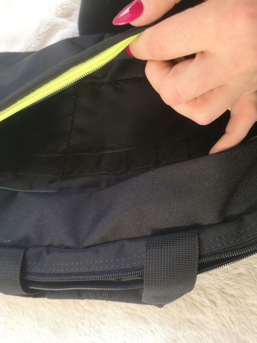 Torba na laptopa na ramię a4 z kieszeniami